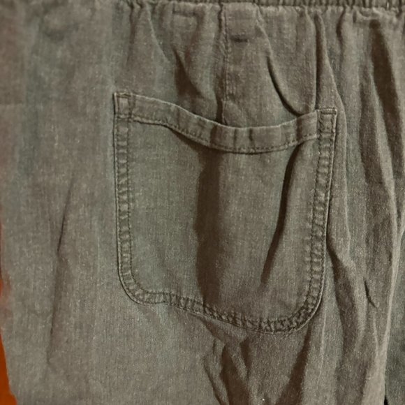 St. John’s Bay shorts Green with Drawstring and elastic waist - Picture 9 of 12